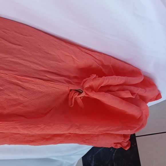 King Universal Flowy dress in coral color, convertible length - Picture 4 of 6